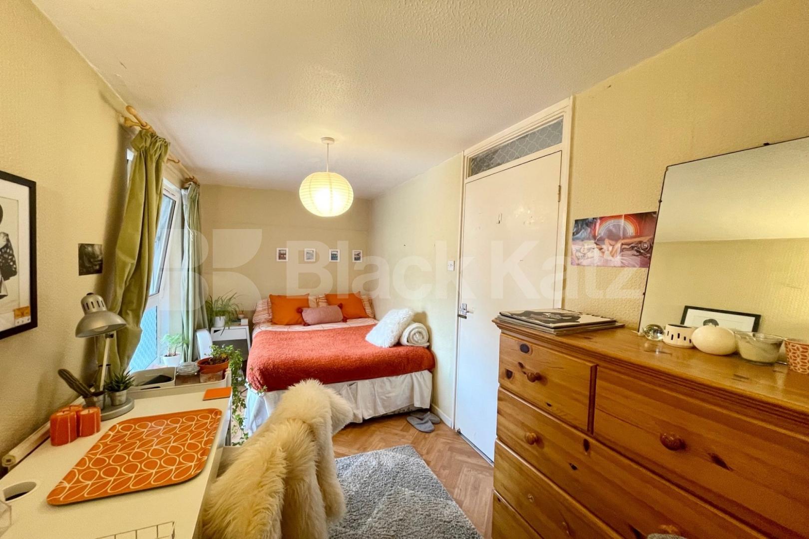 Arranged over two floors Mid-Century development with garden  Potier Street, Borough / London Bridge